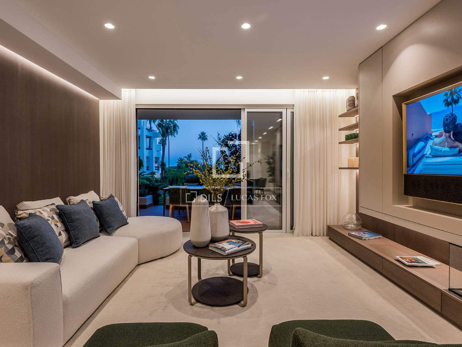 3 chambre Appartement à vendre à Estepona avec piscine garage - 1 995 000 € (Ref: 9657880)