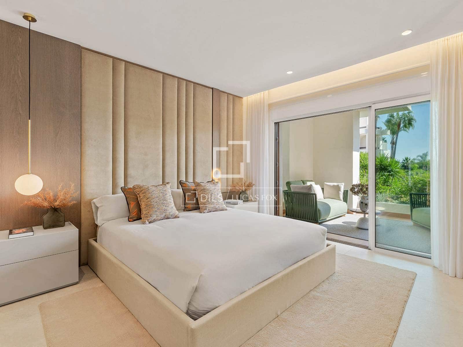 3 chambre Appartement à vendre à Estepona avec piscine garage - 1 995 000 € (Ref: 9657880)