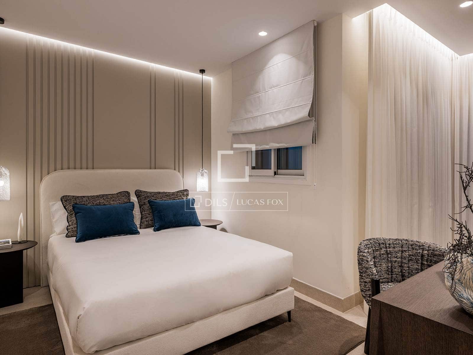 3 chambre Appartement à vendre à Estepona avec piscine garage - 1 995 000 € (Ref: 9657880)