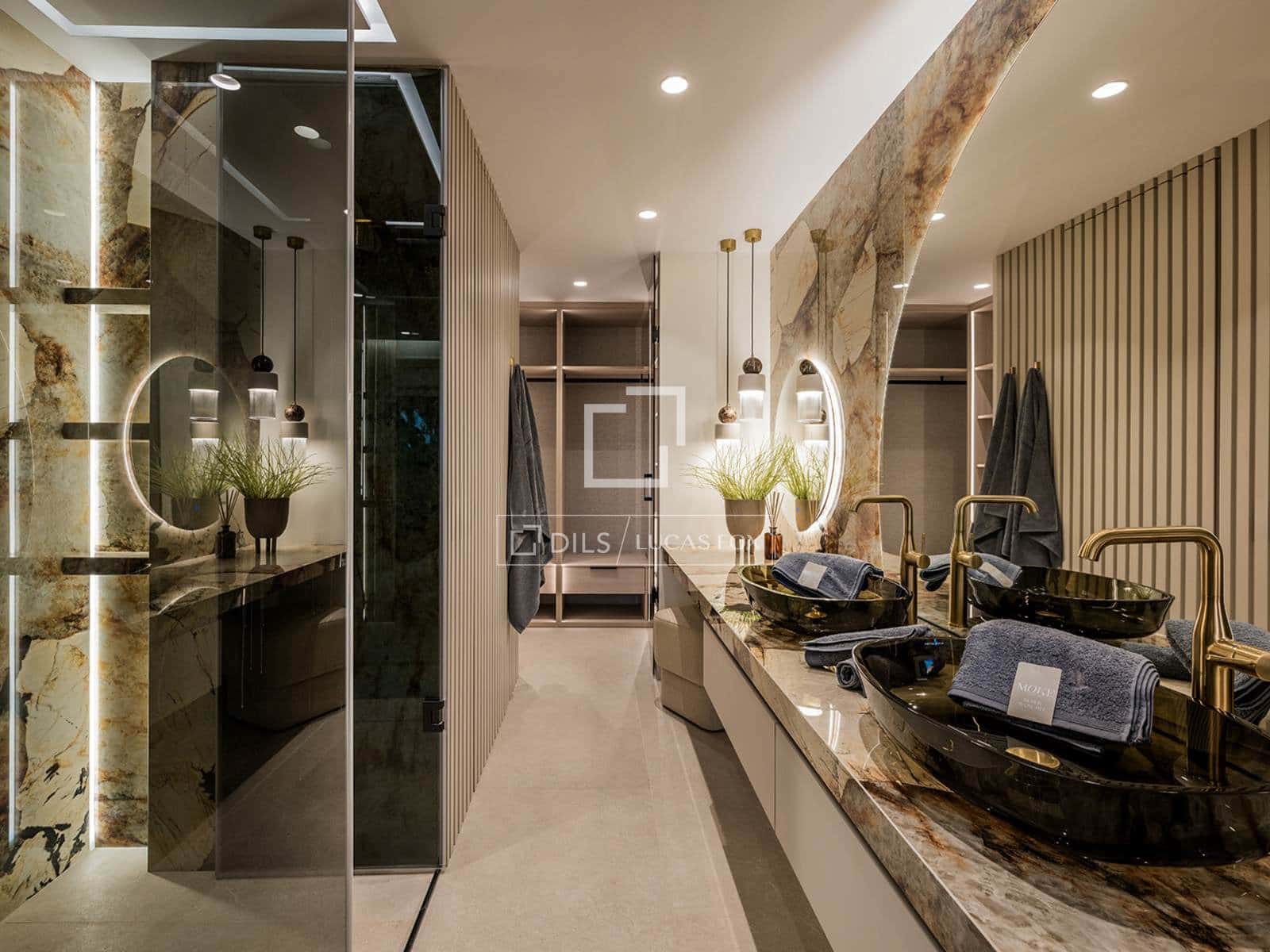 3 chambre Appartement à vendre à Estepona avec piscine garage - 1 995 000 € (Ref: 9657880)