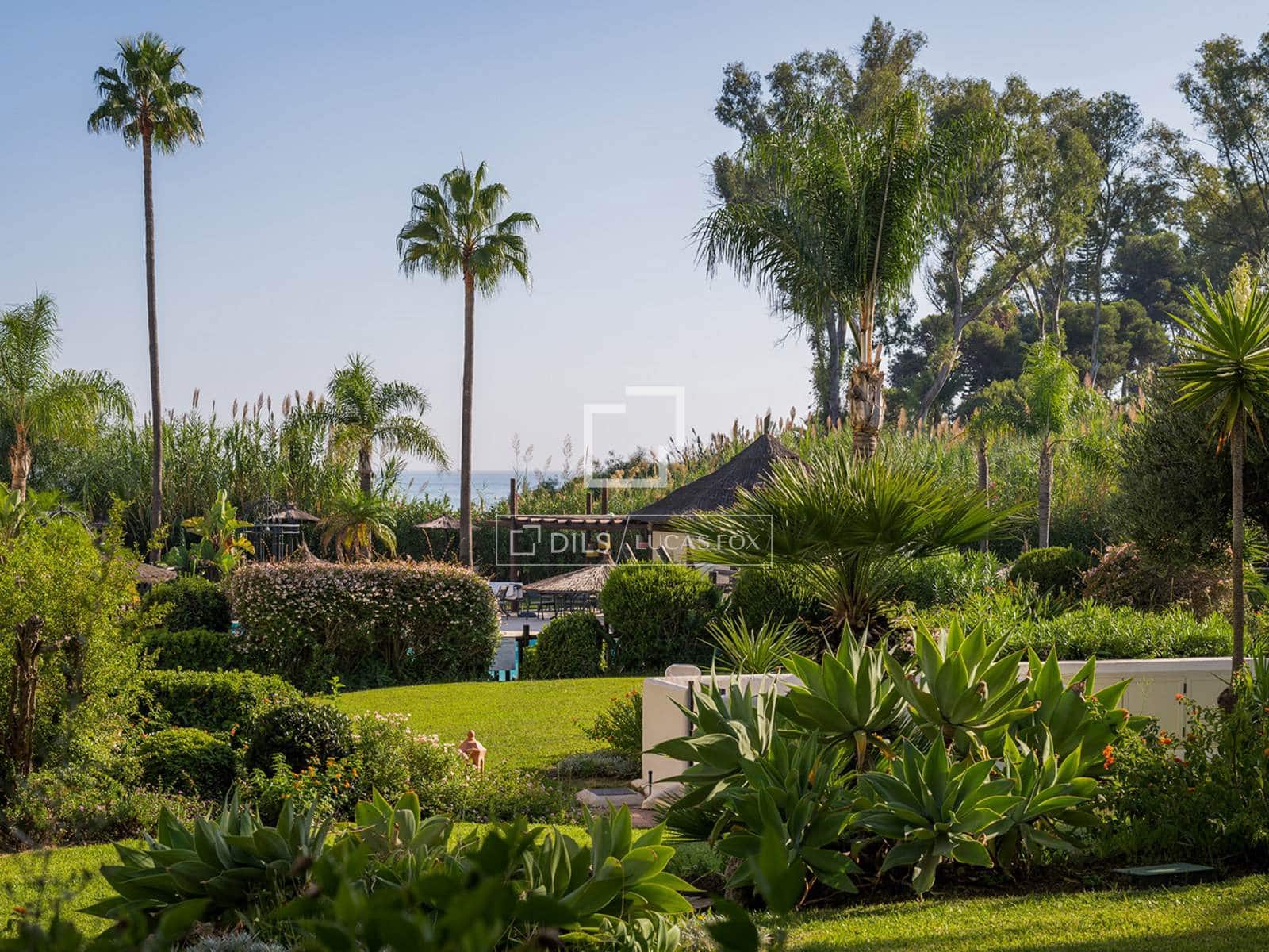 3 chambre Appartement à vendre à Estepona avec piscine garage - 1 995 000 € (Ref: 9657880)