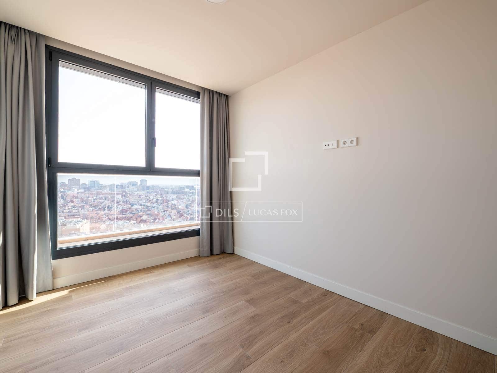 3 sovrum Takvåning till salu i Madrid stad med pool garage - 1 890 000 € (Ref: 9657882)