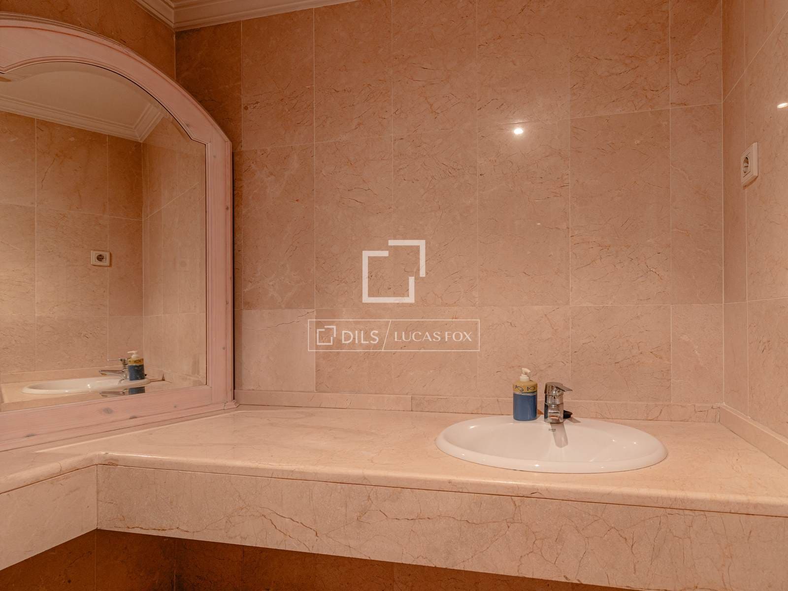 3 makuuhuone Huoneisto myytävänä paikassa Marbella mukana uima-altaan - 450 000 € (Ref: 9658089)