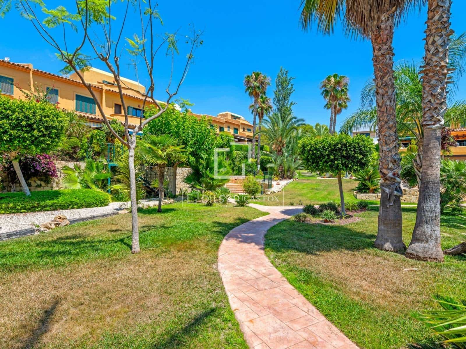 2 bedroom Villa for sale in Finestrat with pool garage - € 295,000 (Ref: 9666988)