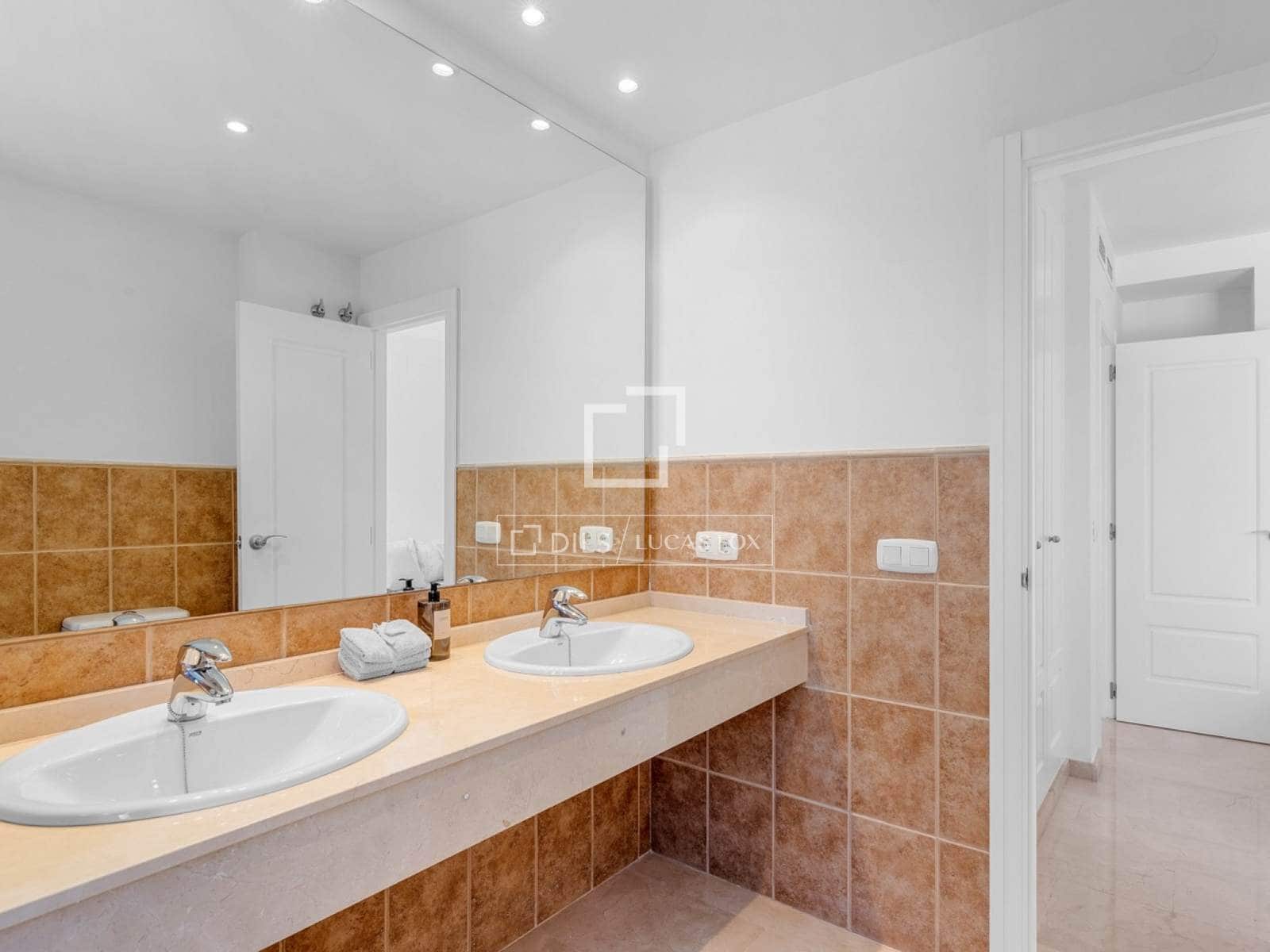 Apartamento de 2 habitaciones en Finestrat en venta con piscina garaje - 395.000 € (Ref: 9666989)