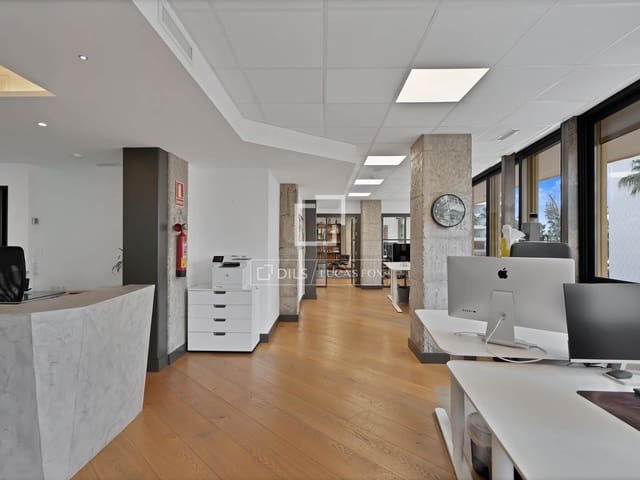 Bureau à vendre à Marbella - 1 900 000 € (Ref: 9667153)