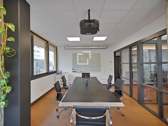 Bureau à vendre à Marbella - 1 900 000 € (Ref: 9667153)