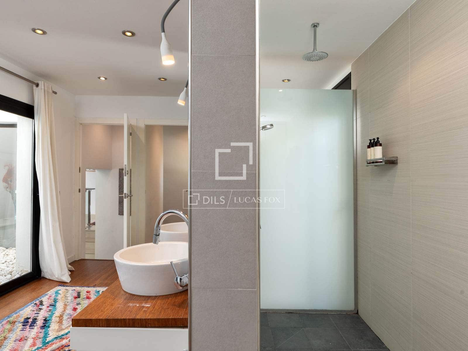 5 bedroom Villa for sale in Tamariu with pool garage - € 1,400,000 (Ref: 9669092)