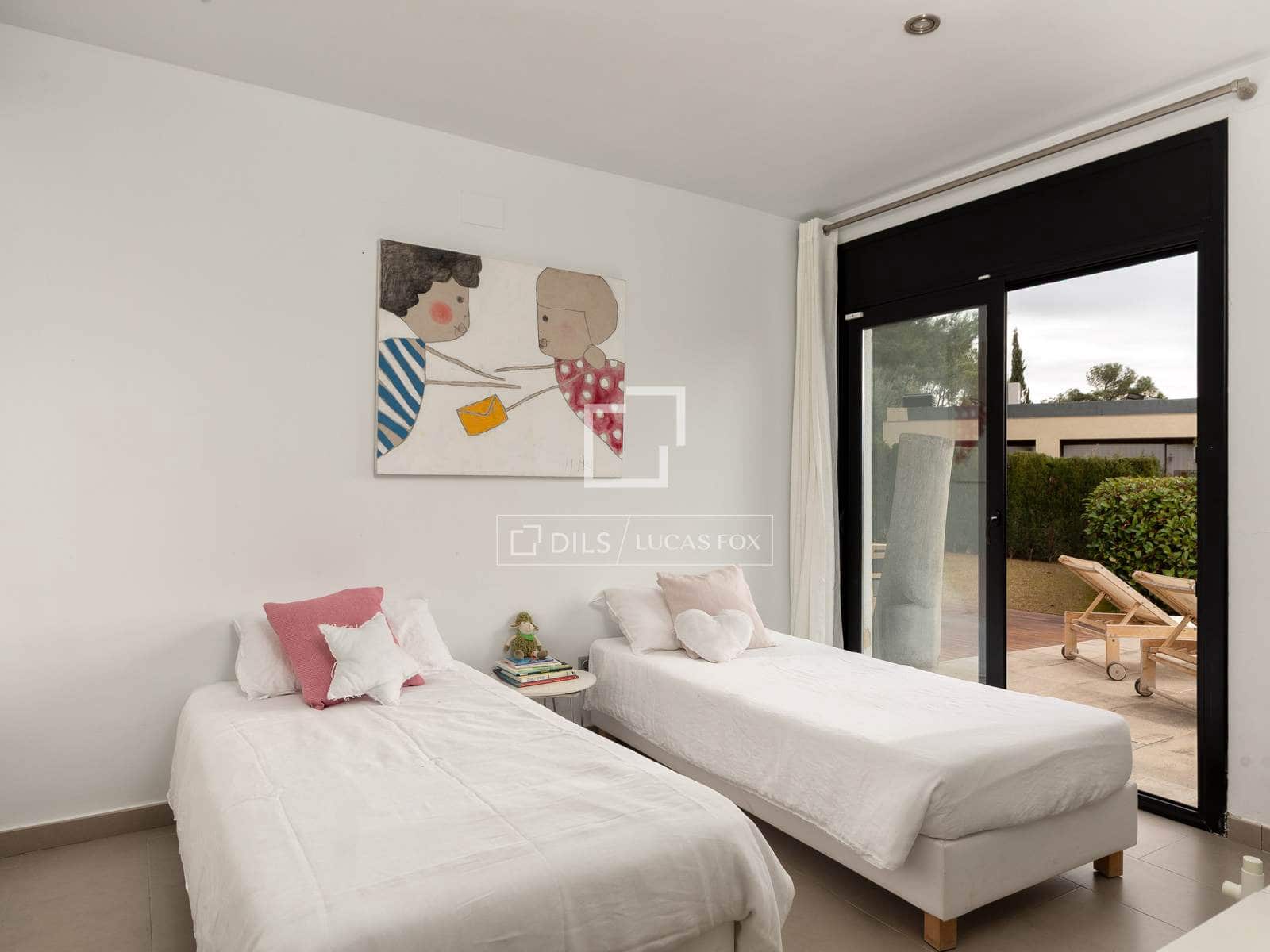 5 bedroom Villa for sale in Tamariu with pool garage - € 1,400,000 (Ref: 9669092)