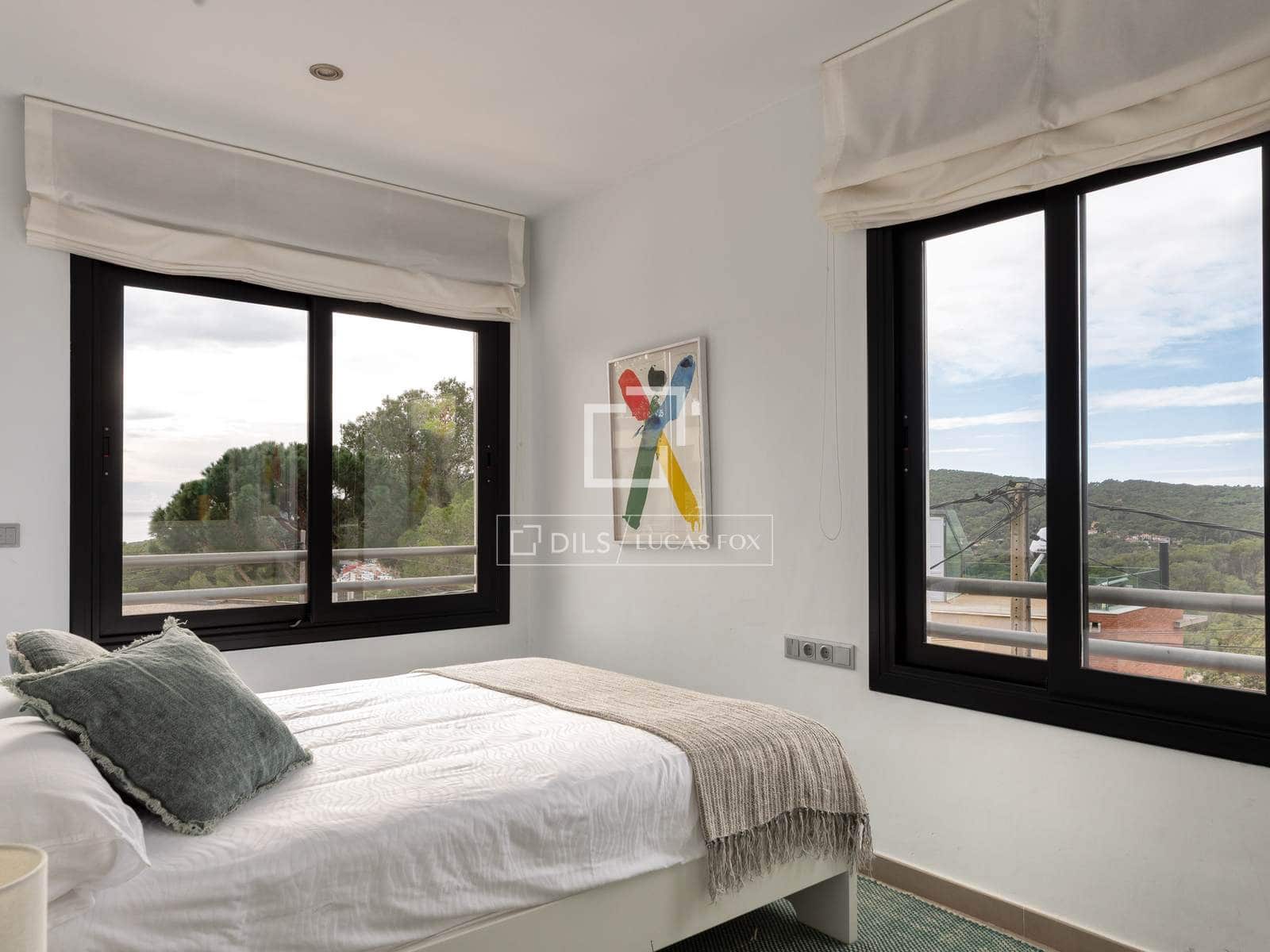 5 bedroom Villa for sale in Tamariu with pool garage - € 1,400,000 (Ref: 9669092)