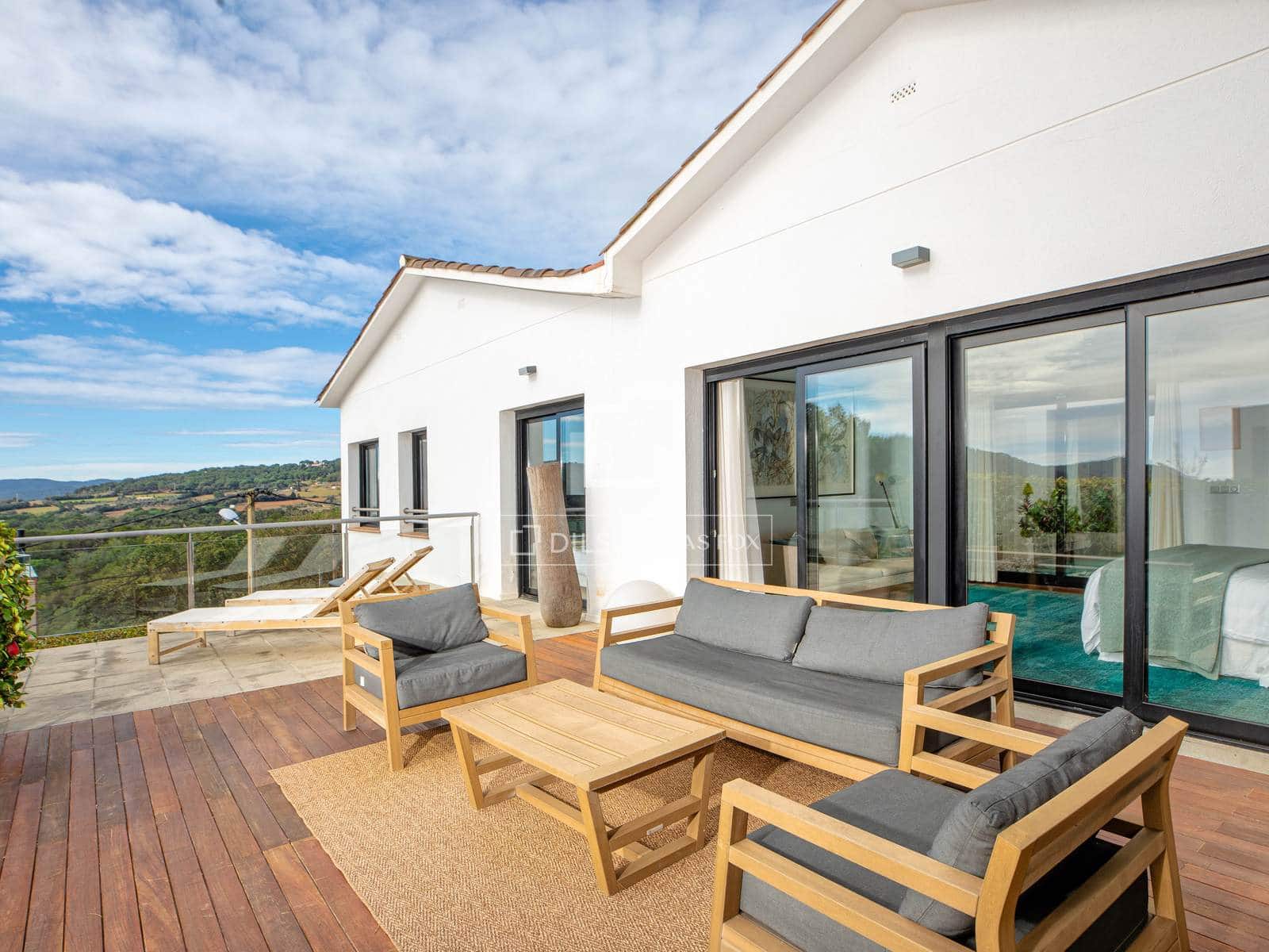 5 bedroom Villa for sale in Tamariu with pool garage - € 1,400,000 (Ref: 9669092)