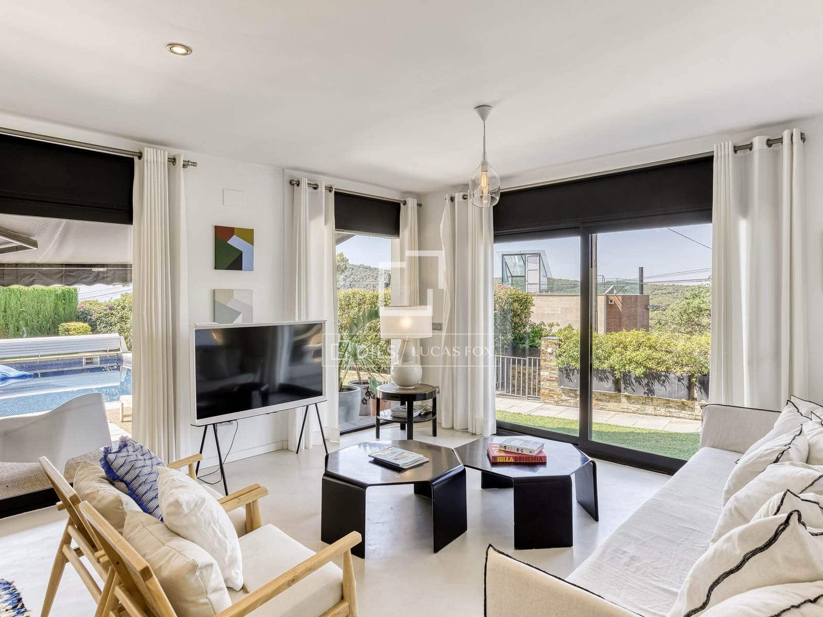 5 bedroom Villa for sale in Tamariu with pool garage - € 1,400,000 (Ref: 9669092)