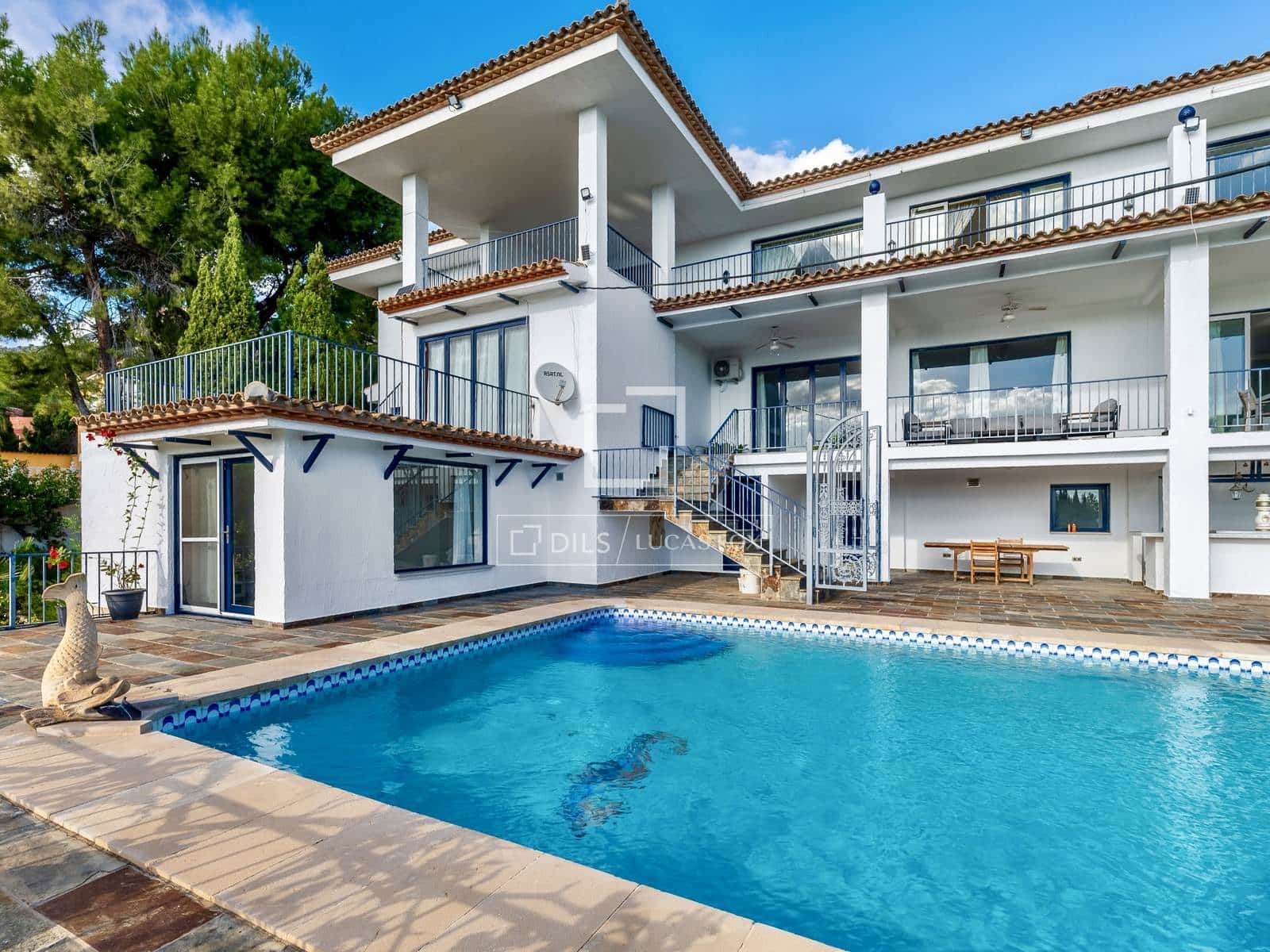 6 soveværelse Villa til salg i Altea med swimmingpool garage - € 2.550.000 (Ref: 9669561)