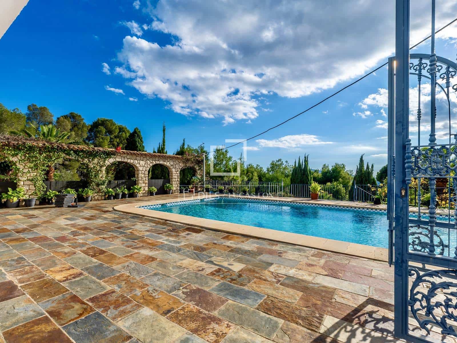 6 soveværelse Villa til salg i Altea med swimmingpool garage - € 2.550.000 (Ref: 9669561)