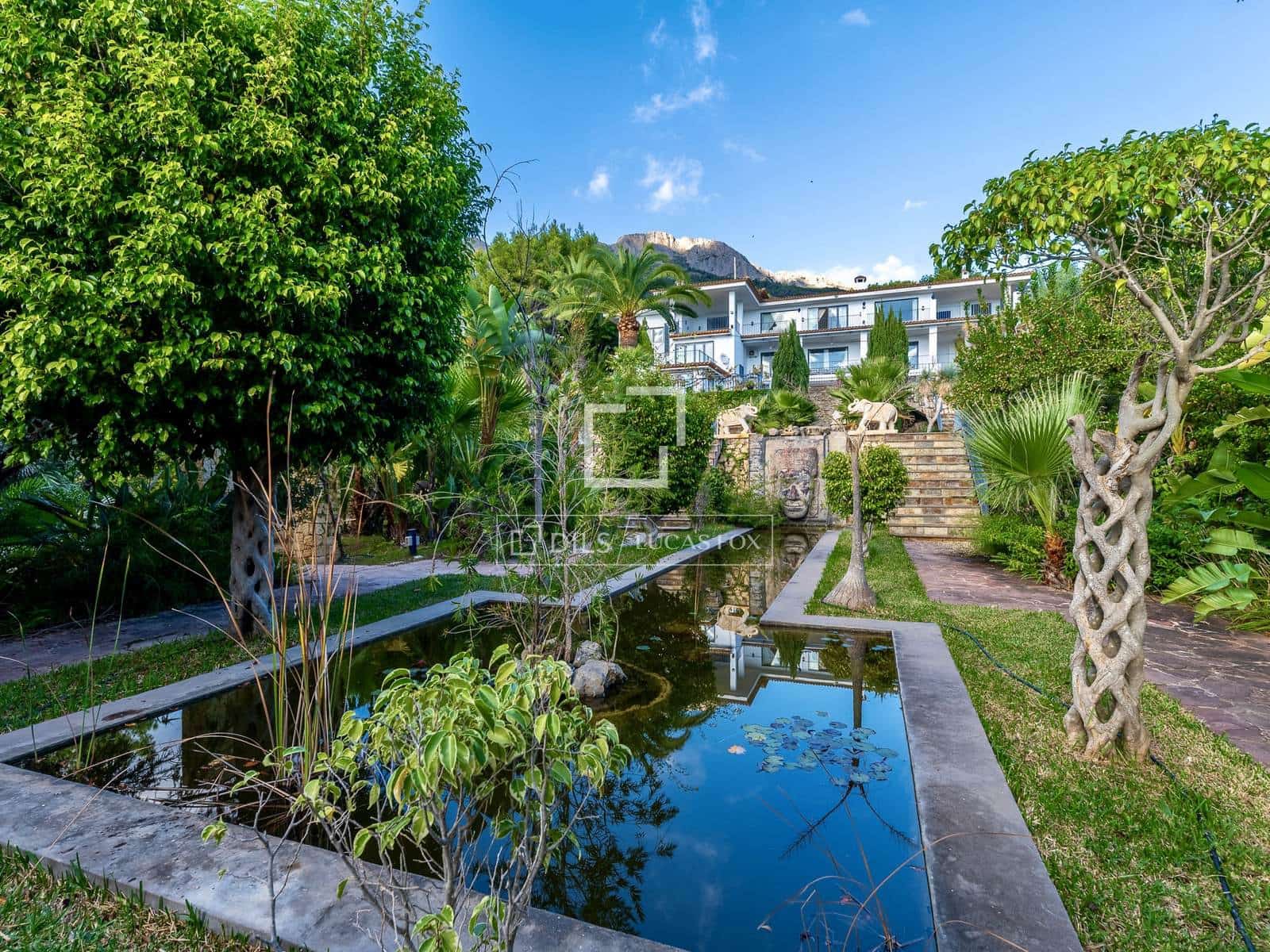 6 soveværelse Villa til salg i Altea med swimmingpool garage - € 2.550.000 (Ref: 9669561)