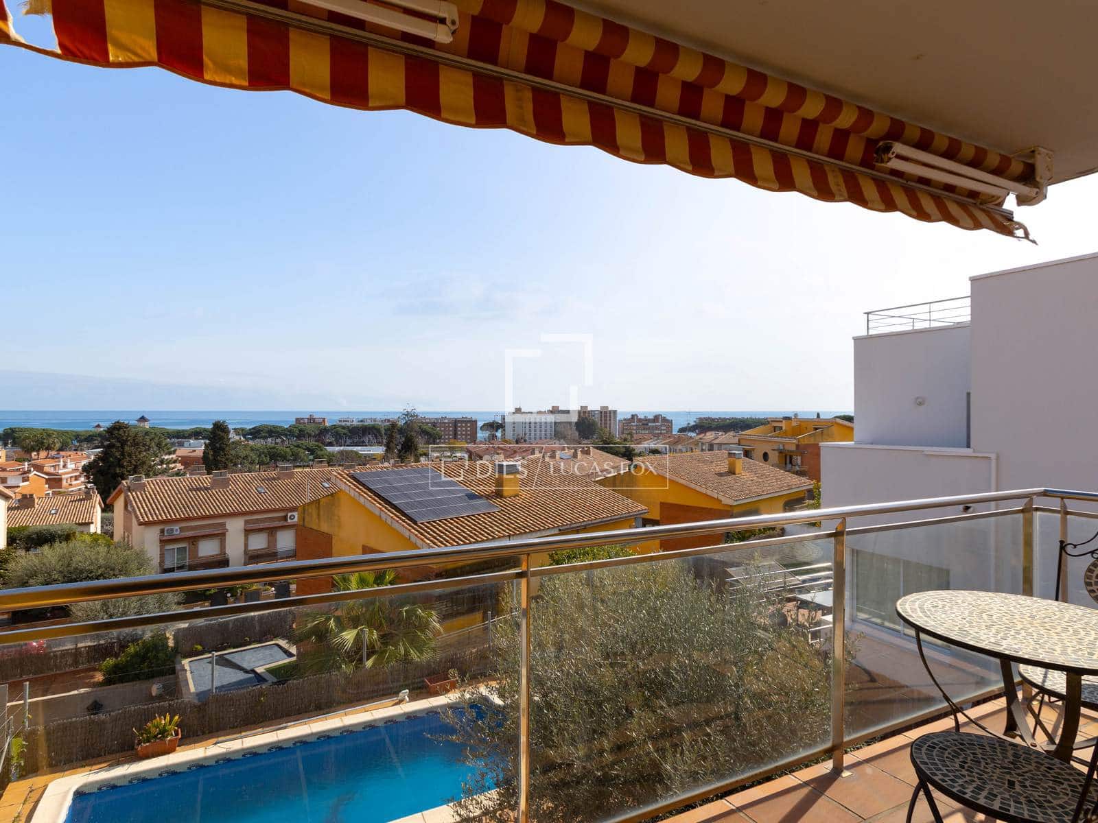 4 slaapkamer Villa te koop in Sant Vicenc de Montalt met zwembad garage - € 700.000 (Ref: 9671005)