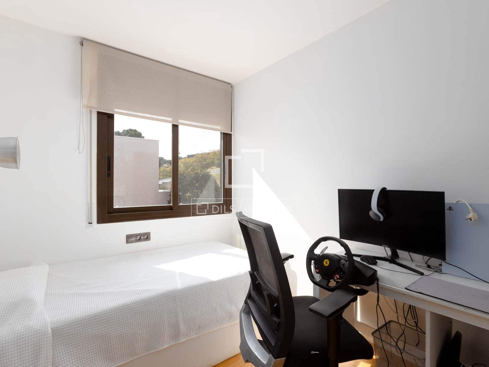 4 slaapkamer Villa te koop in Sant Vicenc de Montalt met zwembad garage - € 700.000 (Ref: 9671005)