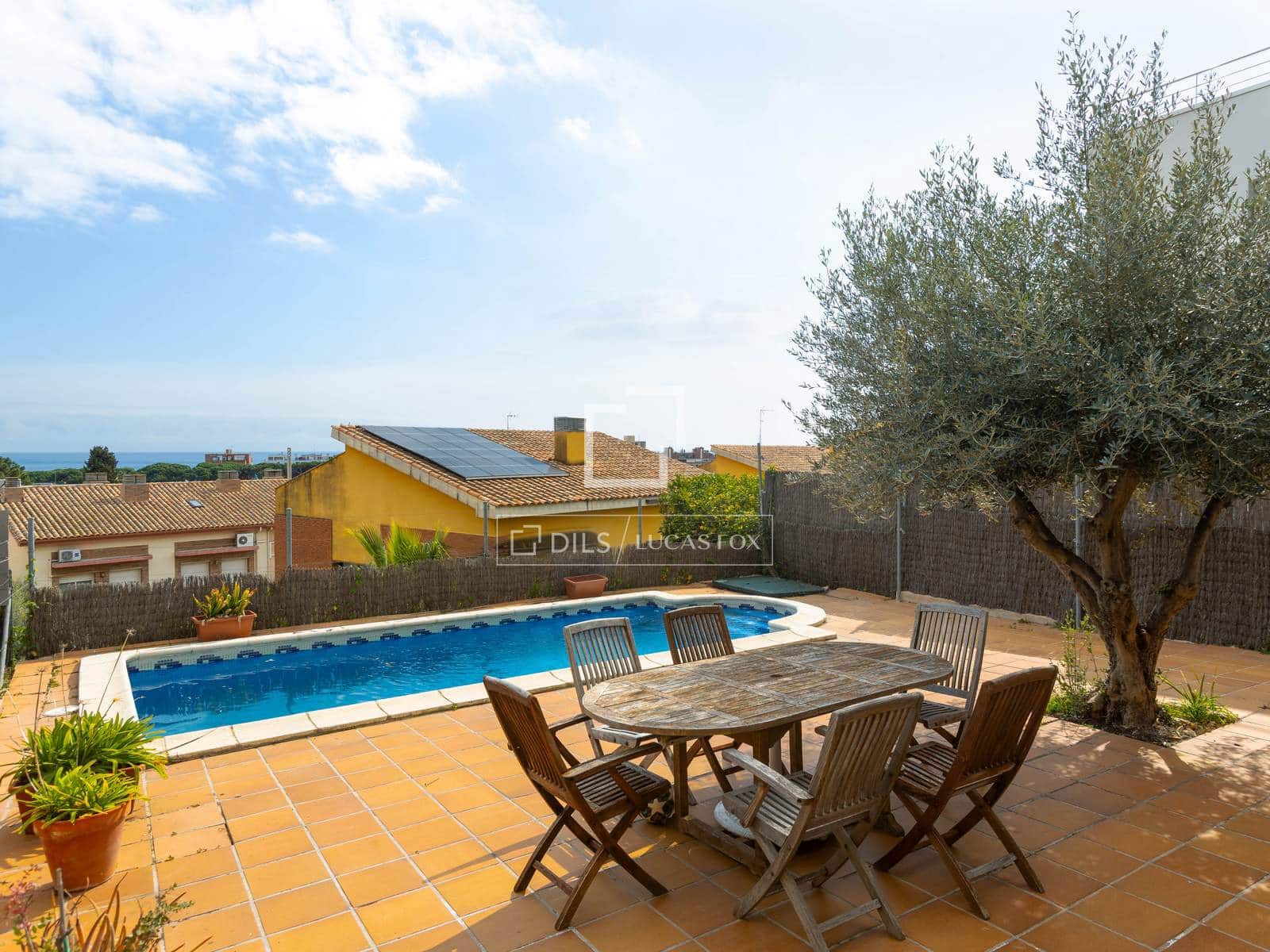 4 slaapkamer Villa te koop in Sant Vicenc de Montalt met zwembad garage - € 700.000 (Ref: 9671005)