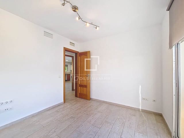 2 soverom Leilighet til salgs i Vilanova i la Geltrú med svømmebasseng garasje - € 299 000 (Ref: 9672111)