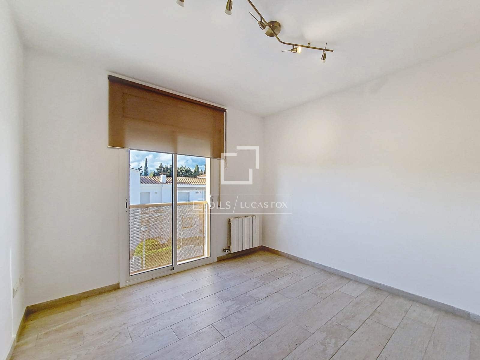 2 soverom Leilighet til salgs i Vilanova i la Geltru med svømmebasseng garasje - € 299 000 (Ref: 9672111)