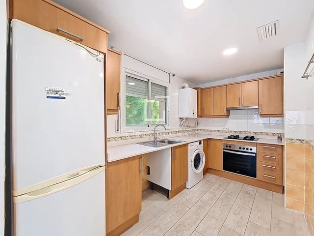 2 soverom Leilighet til salgs i Vilanova i la Geltrú med svømmebasseng garasje - € 299 000 (Ref: 9672111)