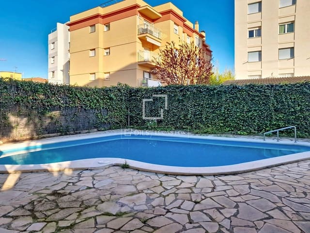 2 soverom Leilighet til salgs i Vilanova i la Geltrú med svømmebasseng garasje - € 299 000 (Ref: 9672111)