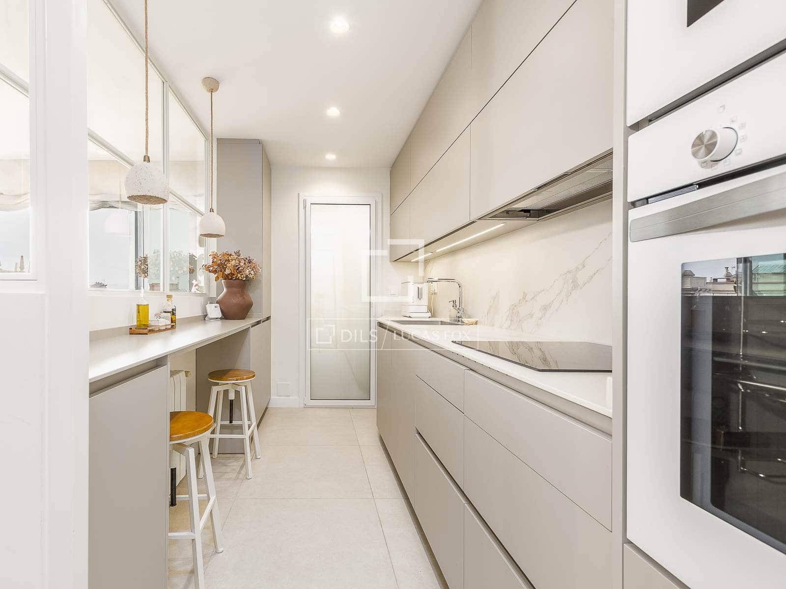 2 sypialnia Apartament na sprzedaż w Miasto Barcelona z garażem - 728 000 € (Ref: 9672429)