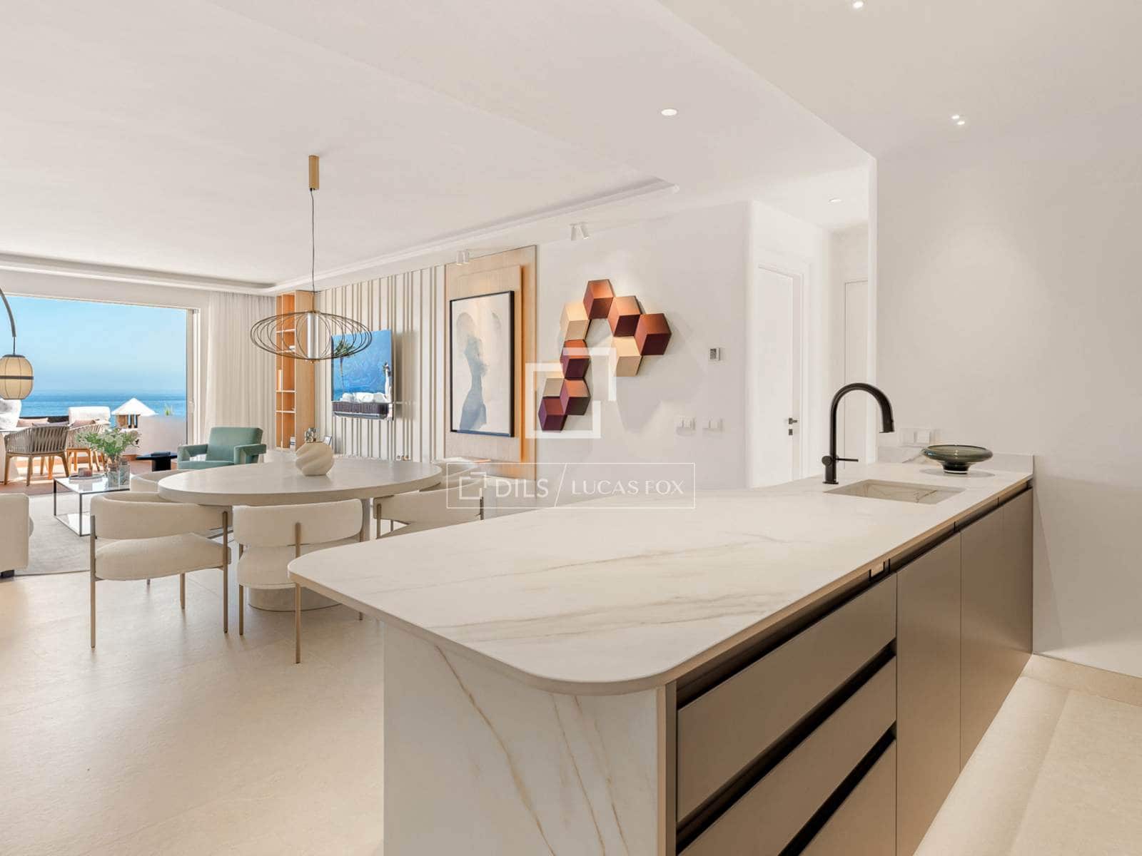 3 chambre Appartement à vendre à Estepona avec piscine garage - 2 995 000 € (Ref: 9672430)