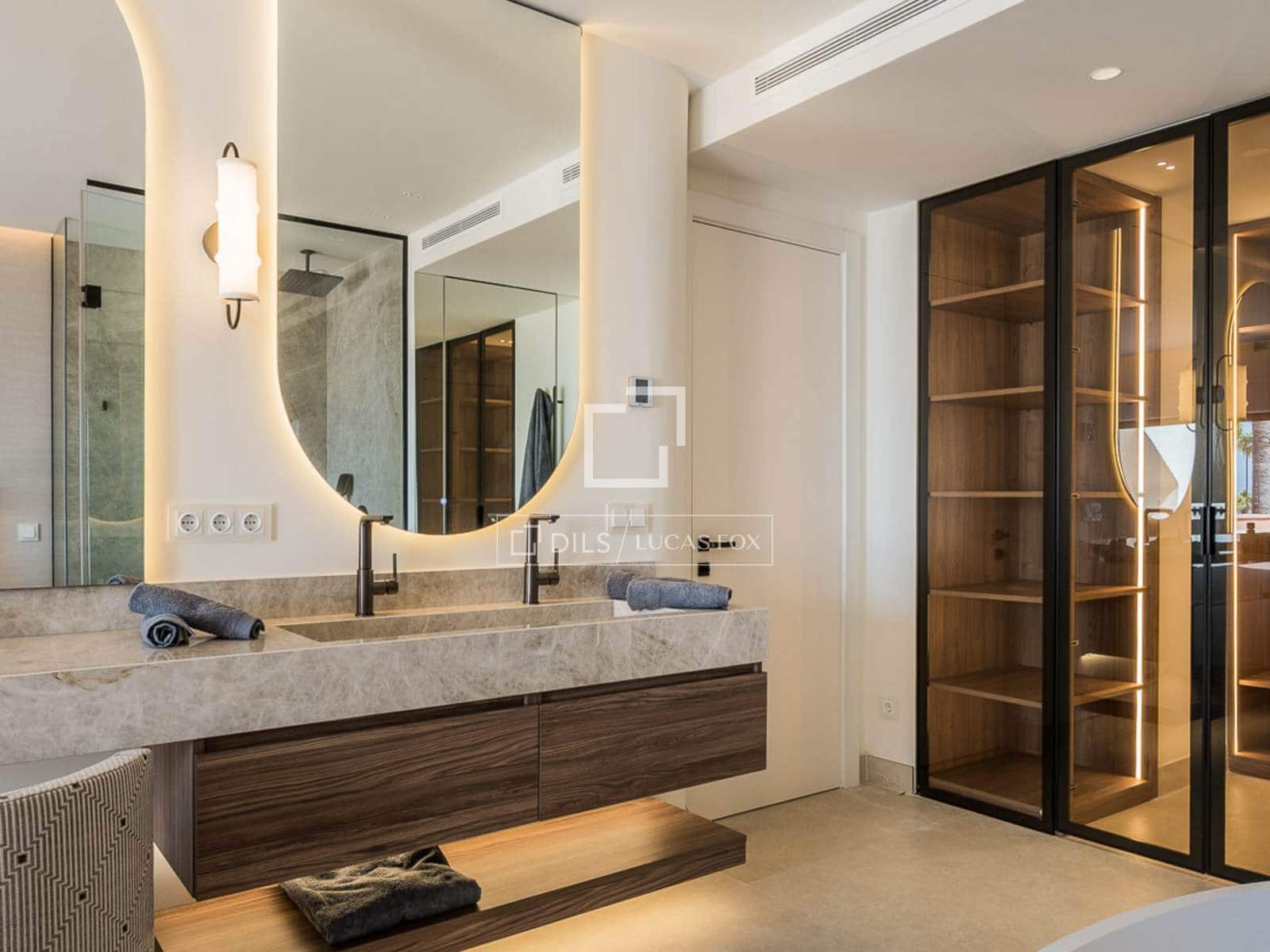 3 chambre Appartement à vendre à Estepona avec piscine garage - 2 995 000 € (Ref: 9672430)