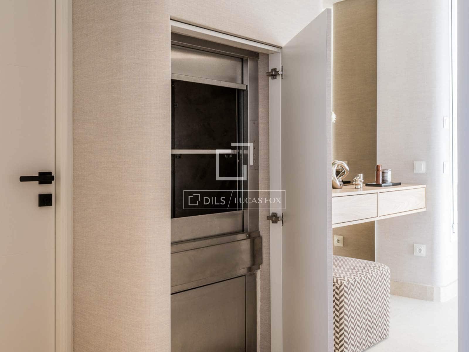 3 chambre Appartement à vendre à Estepona avec piscine garage - 2 995 000 € (Ref: 9672430)