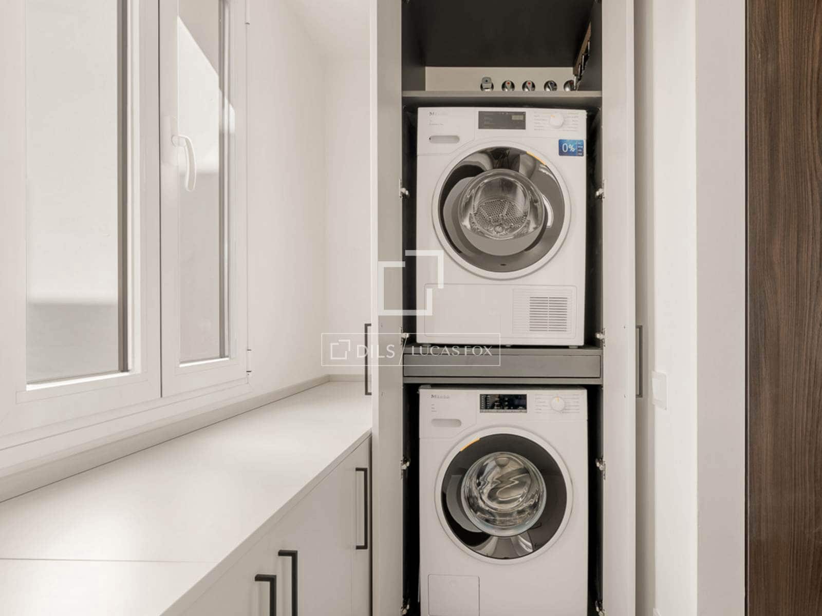 3 chambre Appartement à vendre à Estepona avec piscine garage - 2 995 000 € (Ref: 9672430)