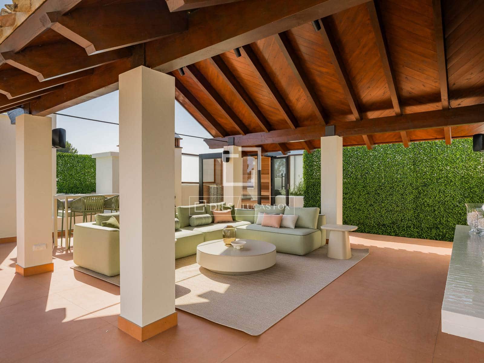 3 chambre Appartement à vendre à Estepona avec piscine garage - 2 995 000 € (Ref: 9672430)