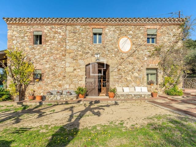 4 bedroom Finca/Country House for sale in Massanes with pool garage - € 920,000 (Ref: 9674679)