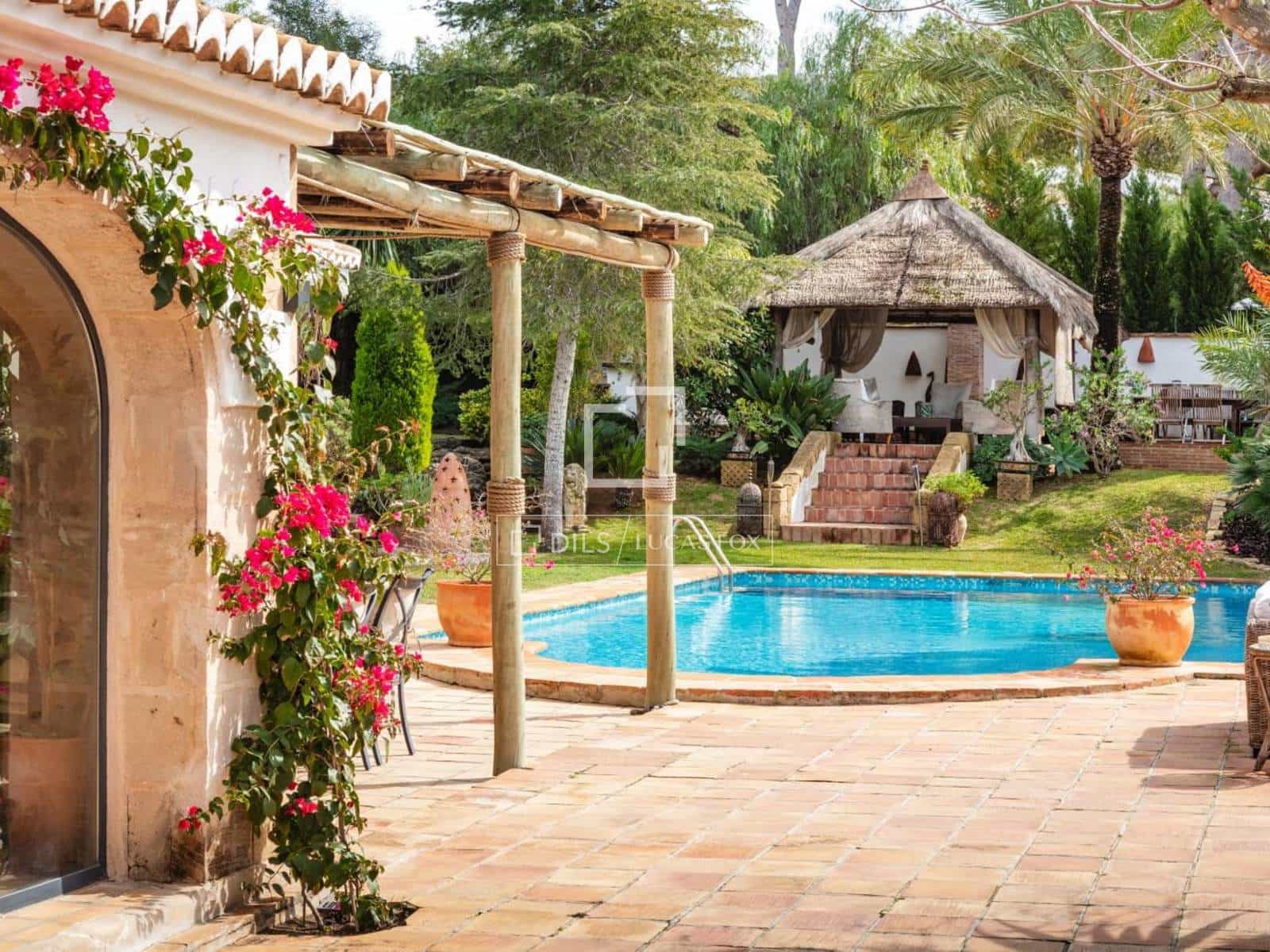 3 sypialnia Willa na sprzedaż w Javea / Xabia z basenem garażem - 2 590 000 € (Ref: 9674681)