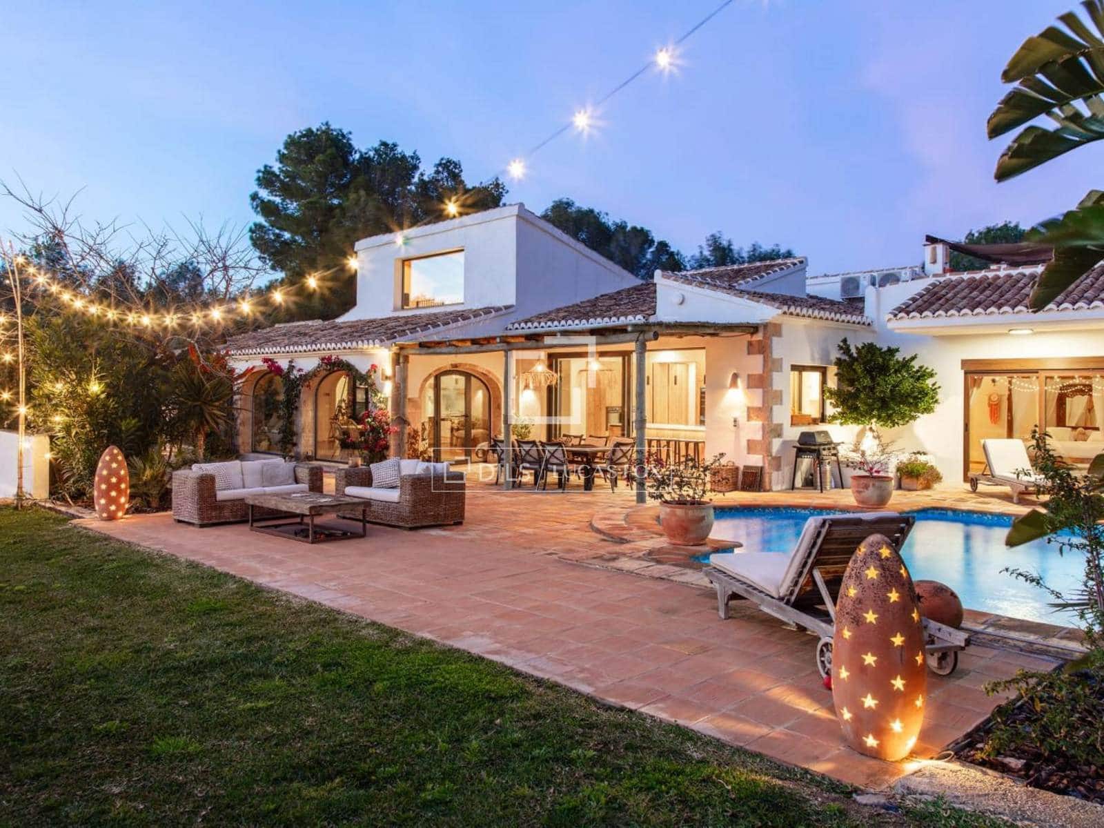 3 soverom Villa til salgs i Javea / Xabia med svømmebasseng garasje - € 1 999 995 (Ref: 9674681)