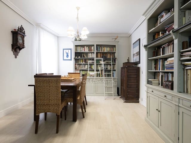 4 makuuhuone Kattohuoneisto myytävänä paikassa Vigo mukana 
autotalli - 535 000 € (Ref: 9674682)