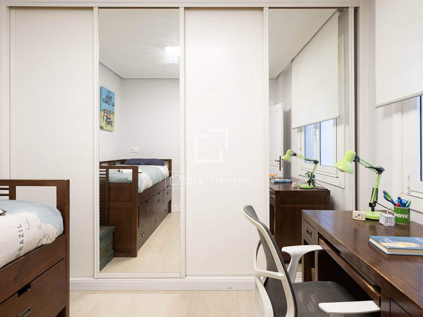 4 makuuhuone Kattohuoneisto myytävänä paikassa Vigo mukana 
autotalli - 535 000 € (Ref: 9674682)