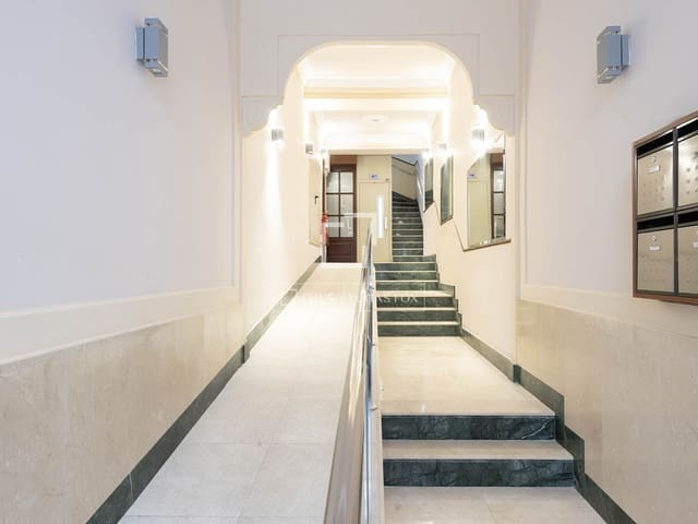 Ático de 4 habitaciones en Vigo en venta con garaje - 535.000 € (Ref: 9674682)