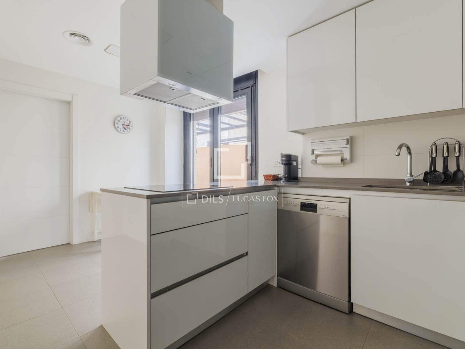 Chalet de 4 habitaciones en Boadilla del Monte en venta con garaje - 1.070.000 € (Ref: 9675063)