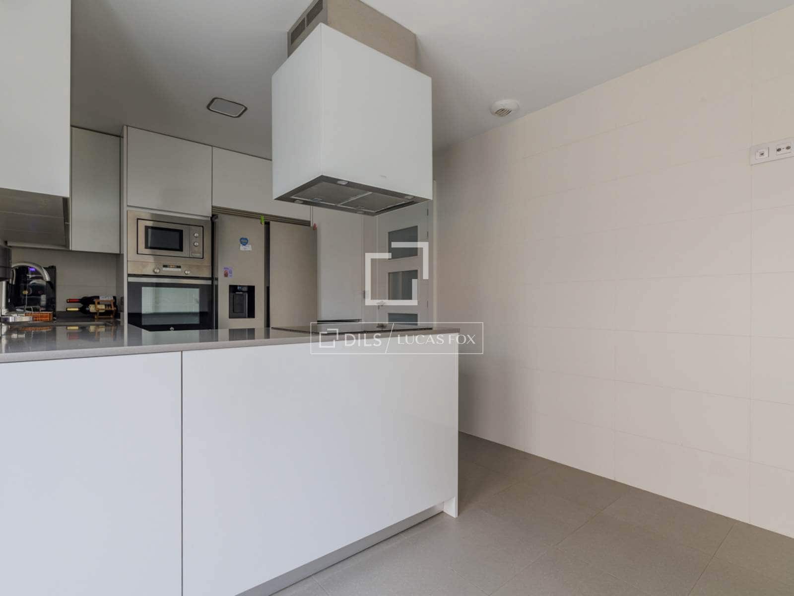 Chalet de 4 habitaciones en Boadilla del Monte en venta con garaje - 1.070.000 € (Ref: 9675063)