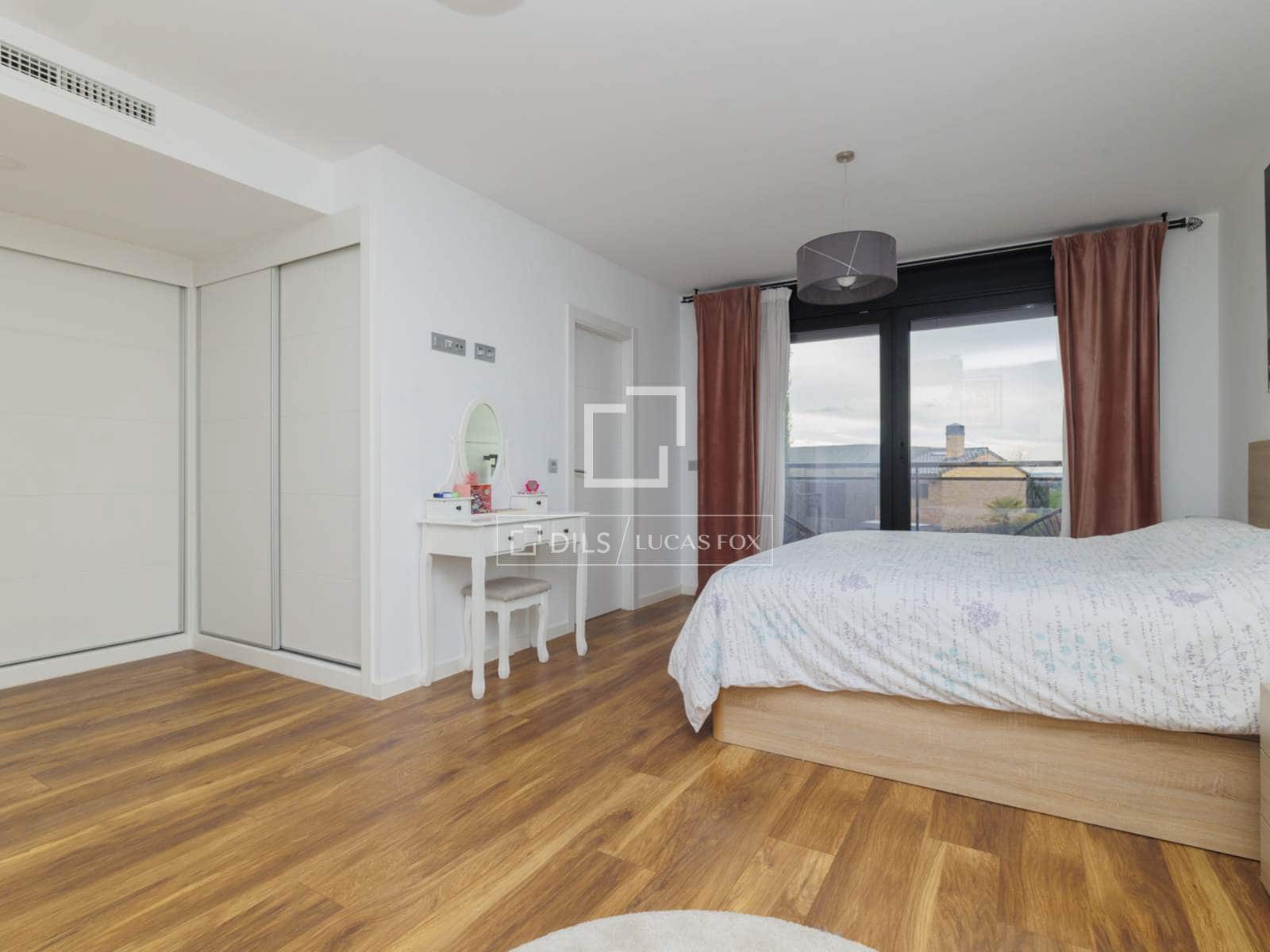 Chalet de 4 habitaciones en Boadilla del Monte en venta con garaje - 1.070.000 € (Ref: 9675063)