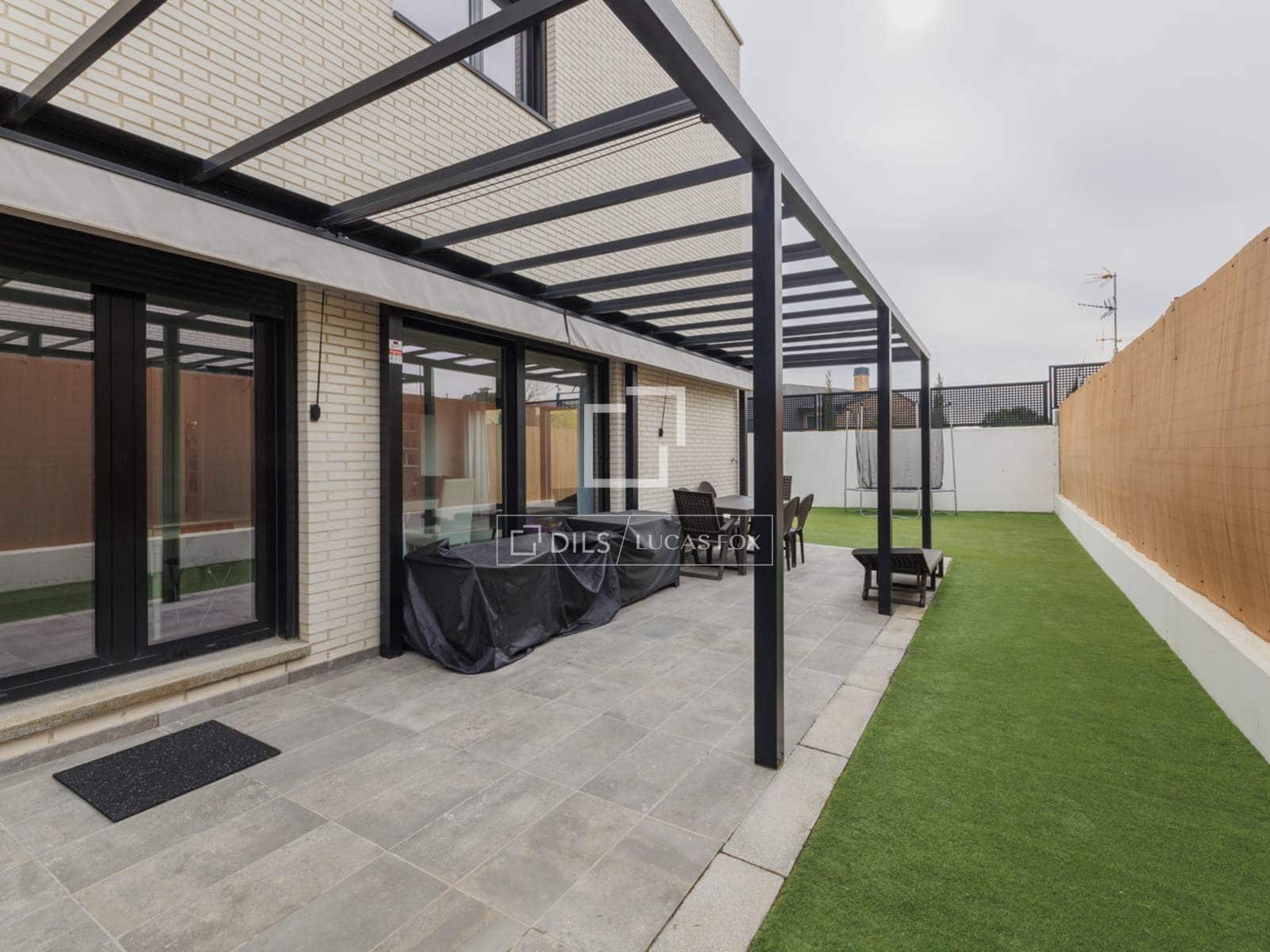 Chalet de 4 habitaciones en Boadilla del Monte en venta con garaje - 1.070.000 € (Ref: 9675063)