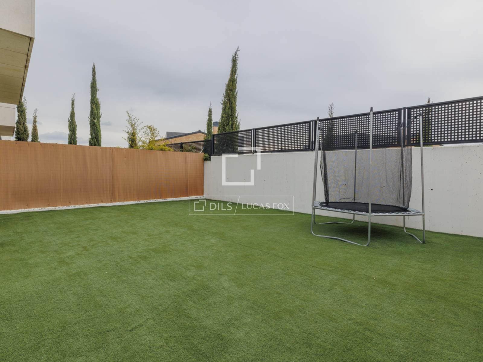 Chalet de 4 habitaciones en Boadilla del Monte en venta con garaje - 1.070.000 € (Ref: 9675063)