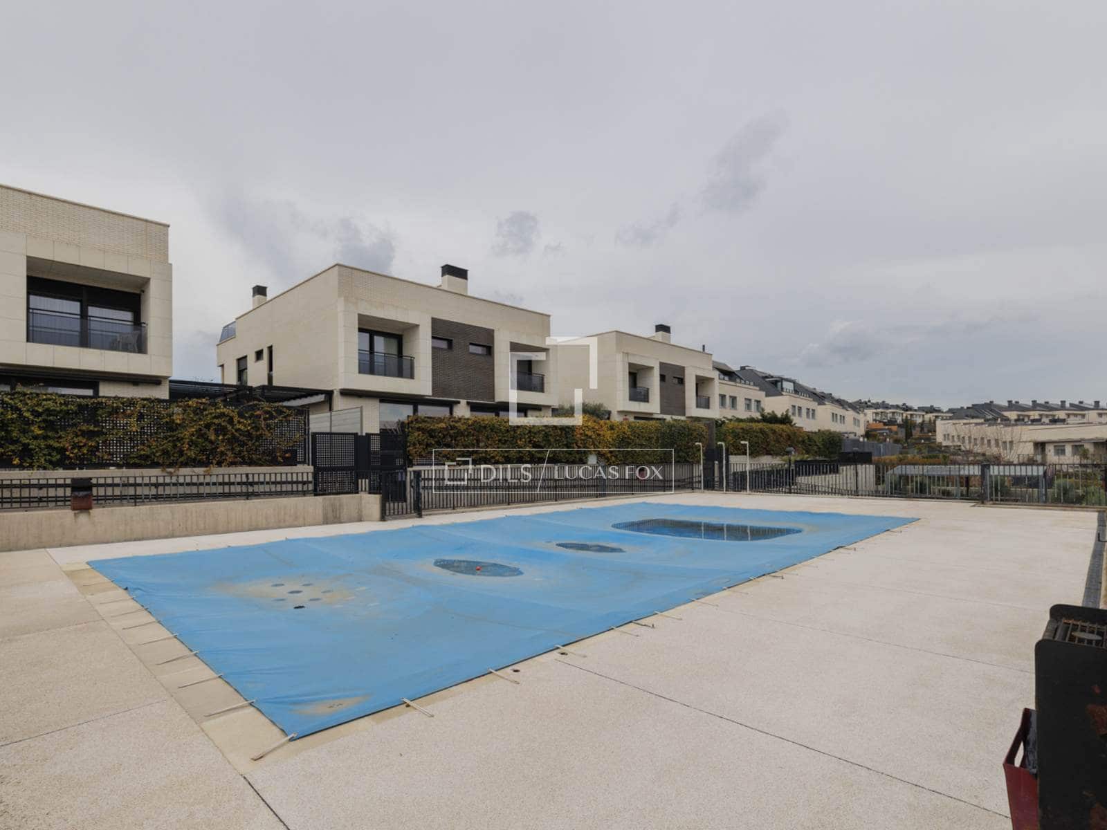 Chalet de 4 habitaciones en Boadilla del Monte en venta con garaje - 1.070.000 € (Ref: 9675063)