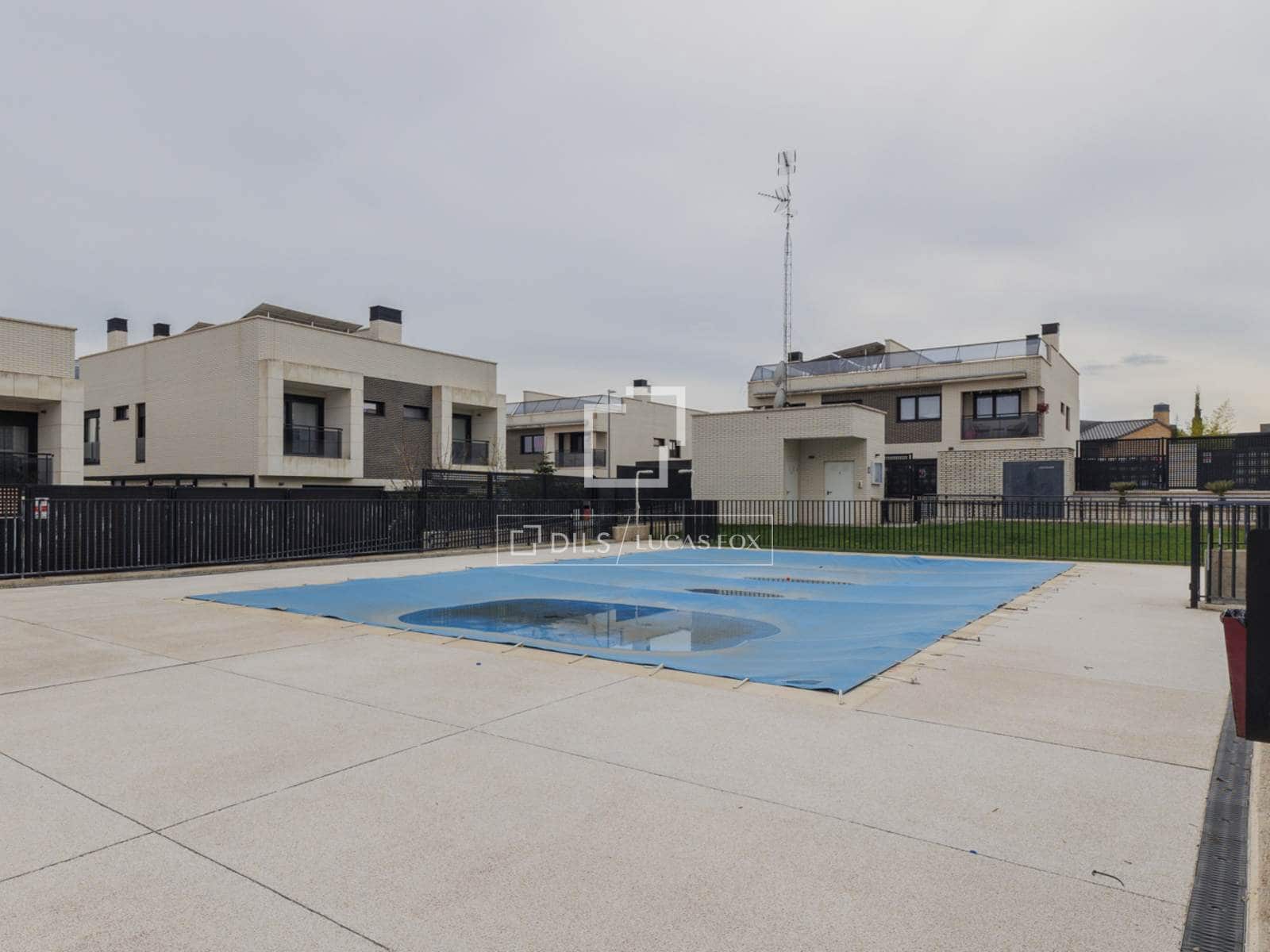 Chalet de 4 habitaciones en Boadilla del Monte en venta con garaje - 1.070.000 € (Ref: 9675063)