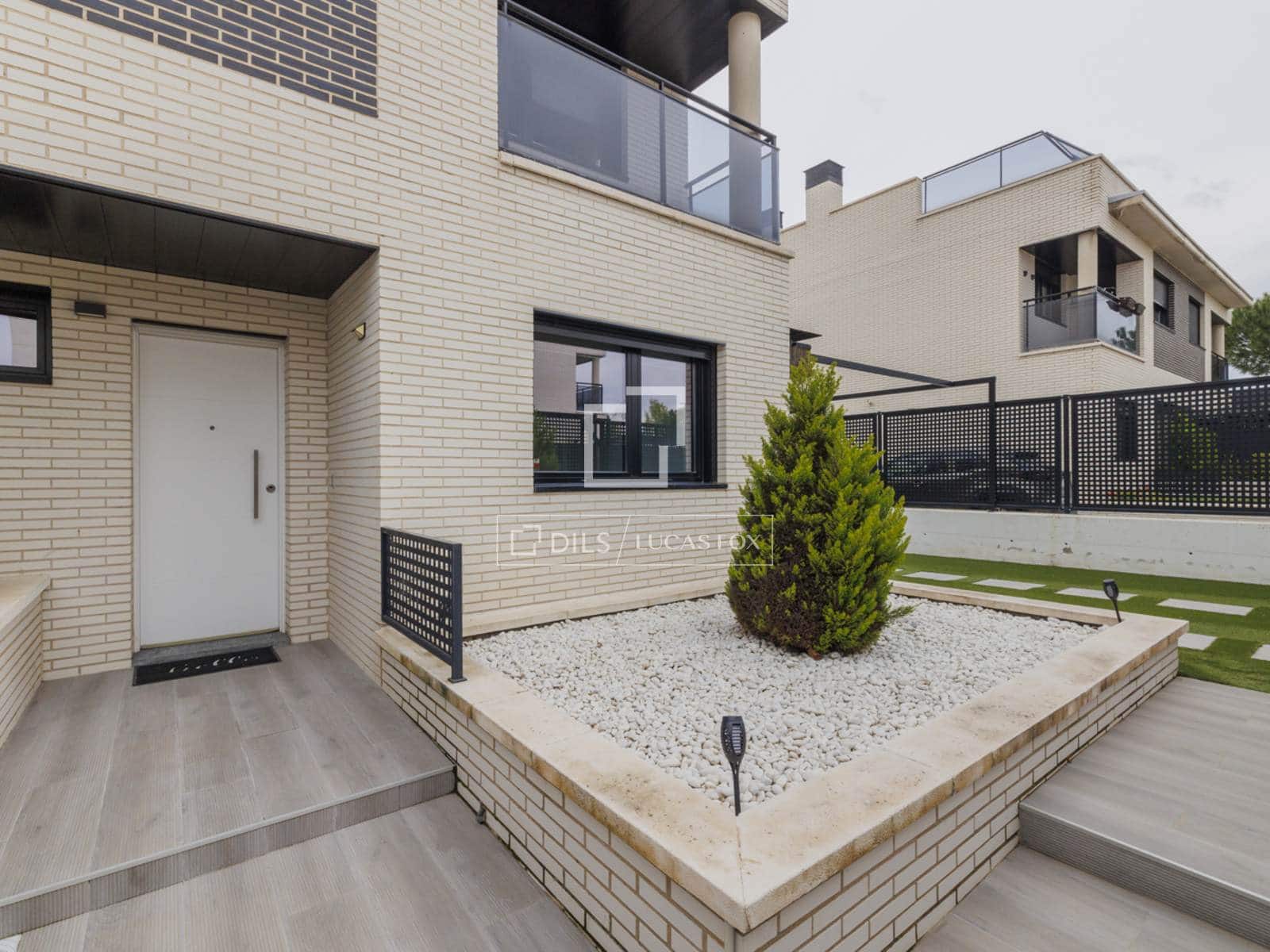 Chalet de 4 habitaciones en Boadilla del Monte en venta con garaje - 1.070.000 € (Ref: 9675063)