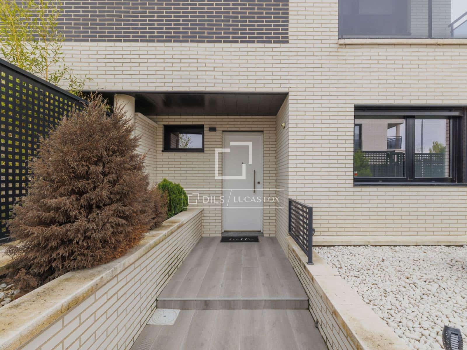 Chalet de 4 habitaciones en Boadilla del Monte en venta con garaje - 1.070.000 € (Ref: 9675063)