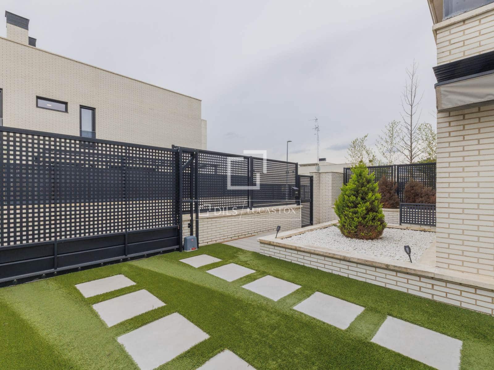 Chalet de 4 habitaciones en Boadilla del Monte en venta con garaje - 1.070.000 € (Ref: 9675063)