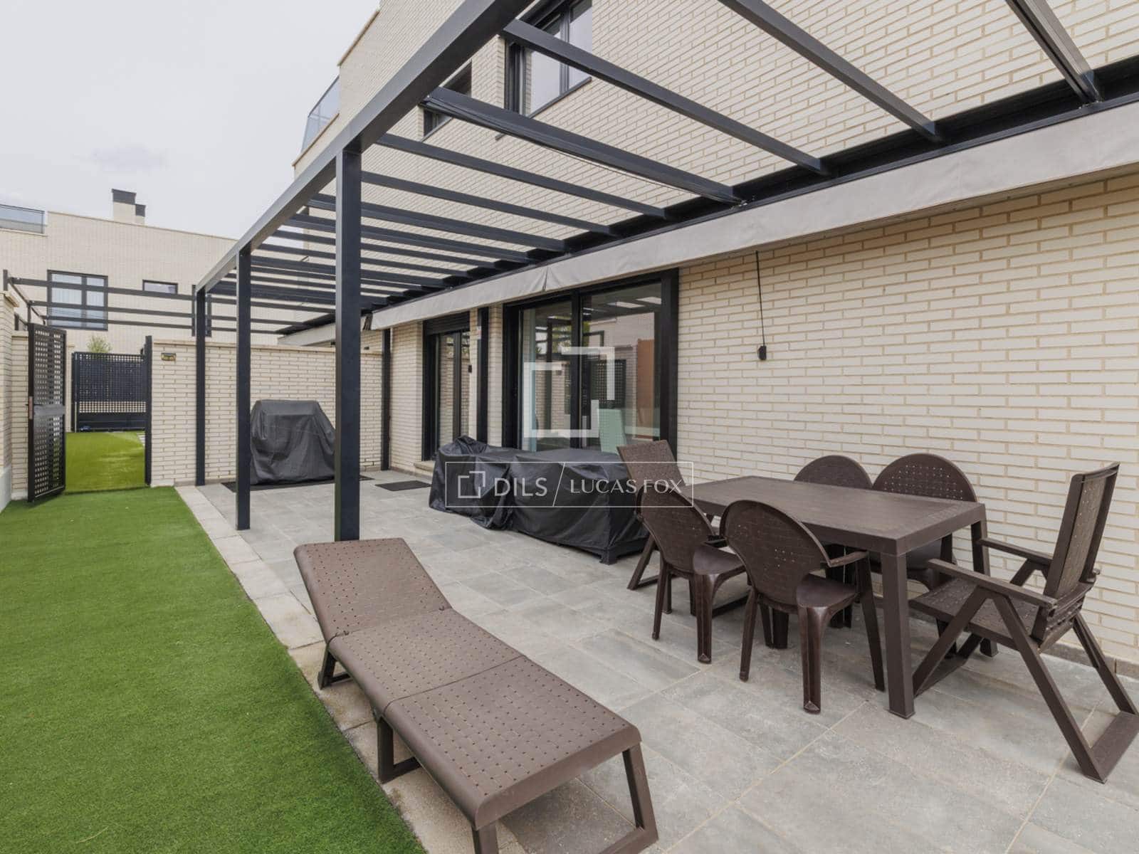 Chalet de 4 habitaciones en Boadilla del Monte en venta con garaje - 1.070.000 € (Ref: 9675063)