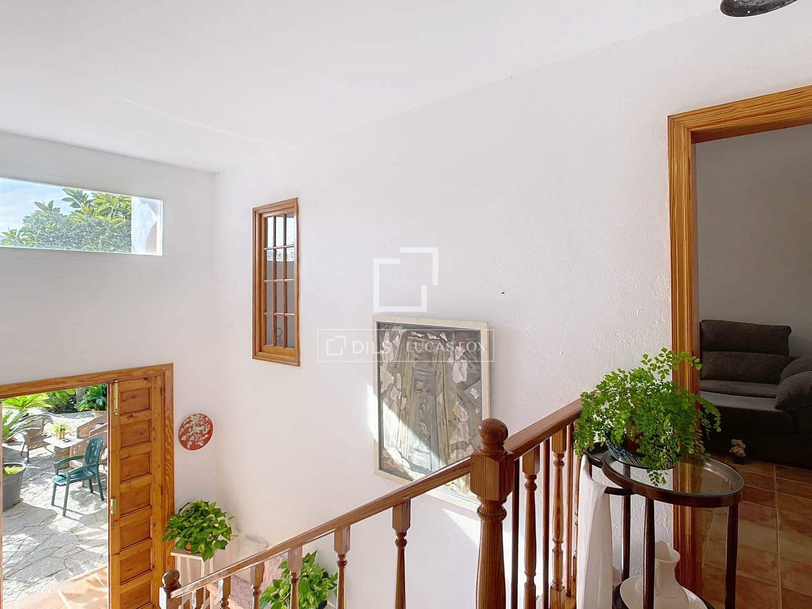 4 bedroom Villa for sale in Ciutadella de Menorca with garage - € 690,000 (Ref: 9675064)